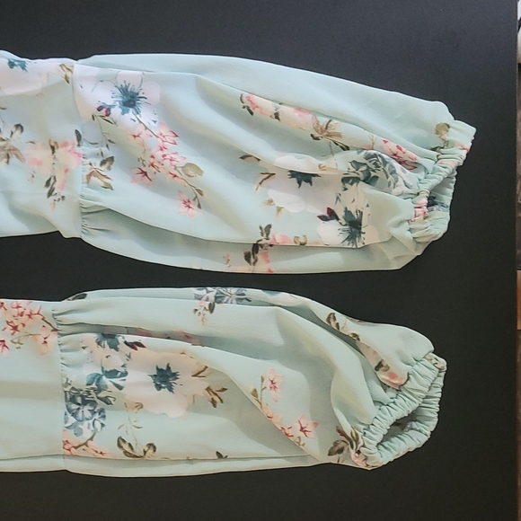 Flower Print Blouse - Picture 2 of 3